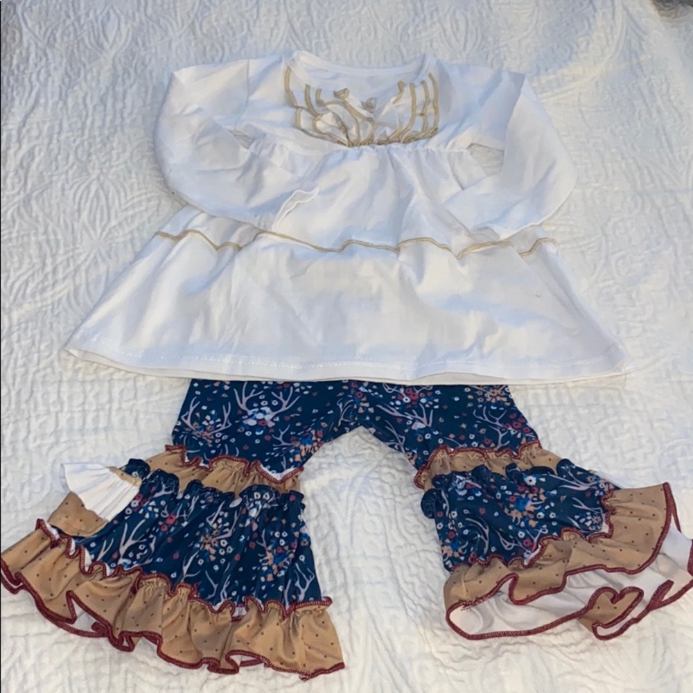 Cream/Navy Deer ruffled pant set